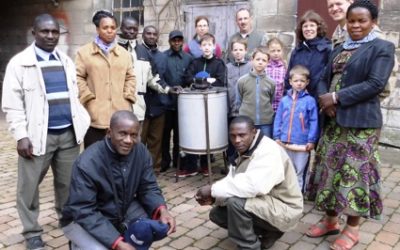 Gäste aus Tandala zu Besuch bei der  Storchenhof Imkerei